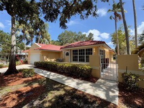 2138 Harbor Way in Weston, FL - Building Photo - Building Photo