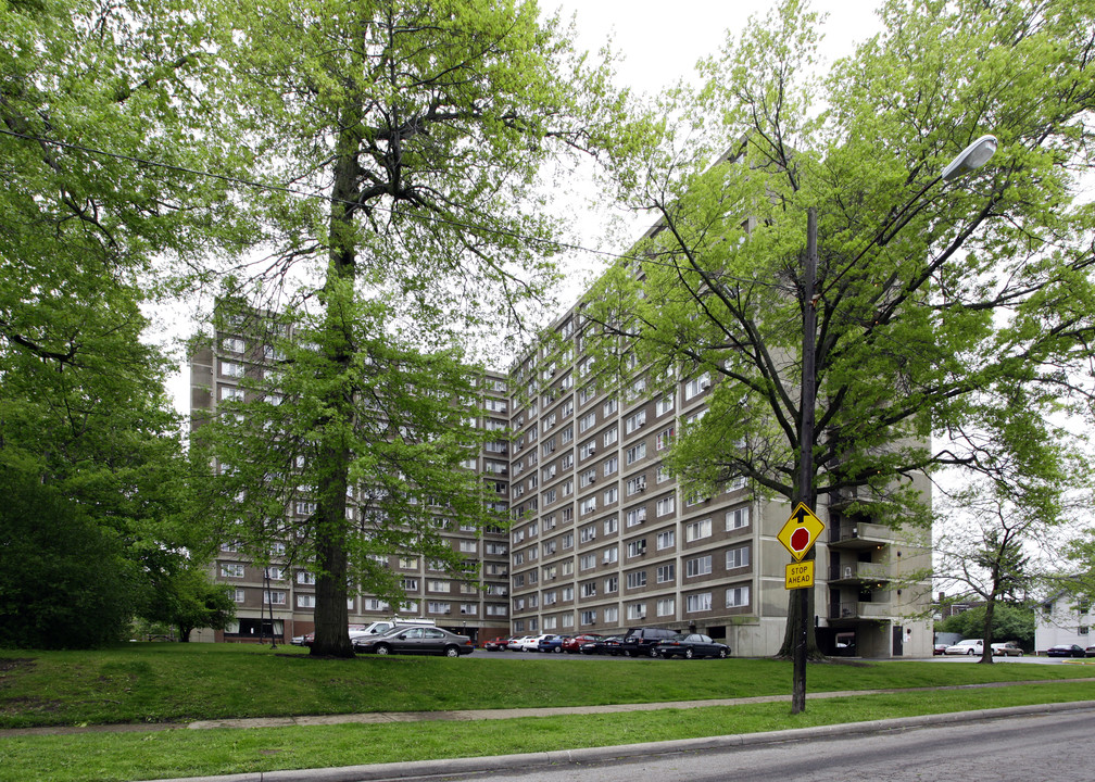 Musicians Towers in Cleveland Heights, OH - Foto de edificio