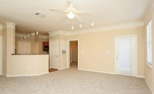 9500 West Rd in Houston, TX - Building Photo - Building Photo