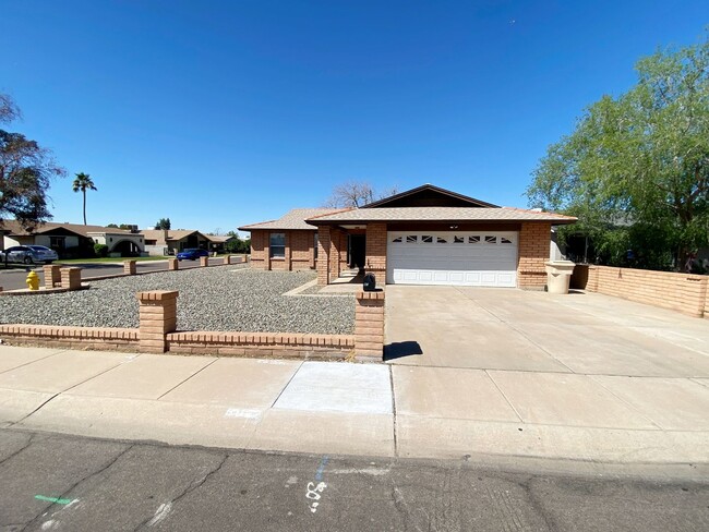 6022 N 72nd Dr in Glendale, AZ - Building Photo - Building Photo