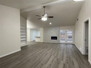 2113 Glencrest Ln in Garland, TX - Building Photo - Building Photo