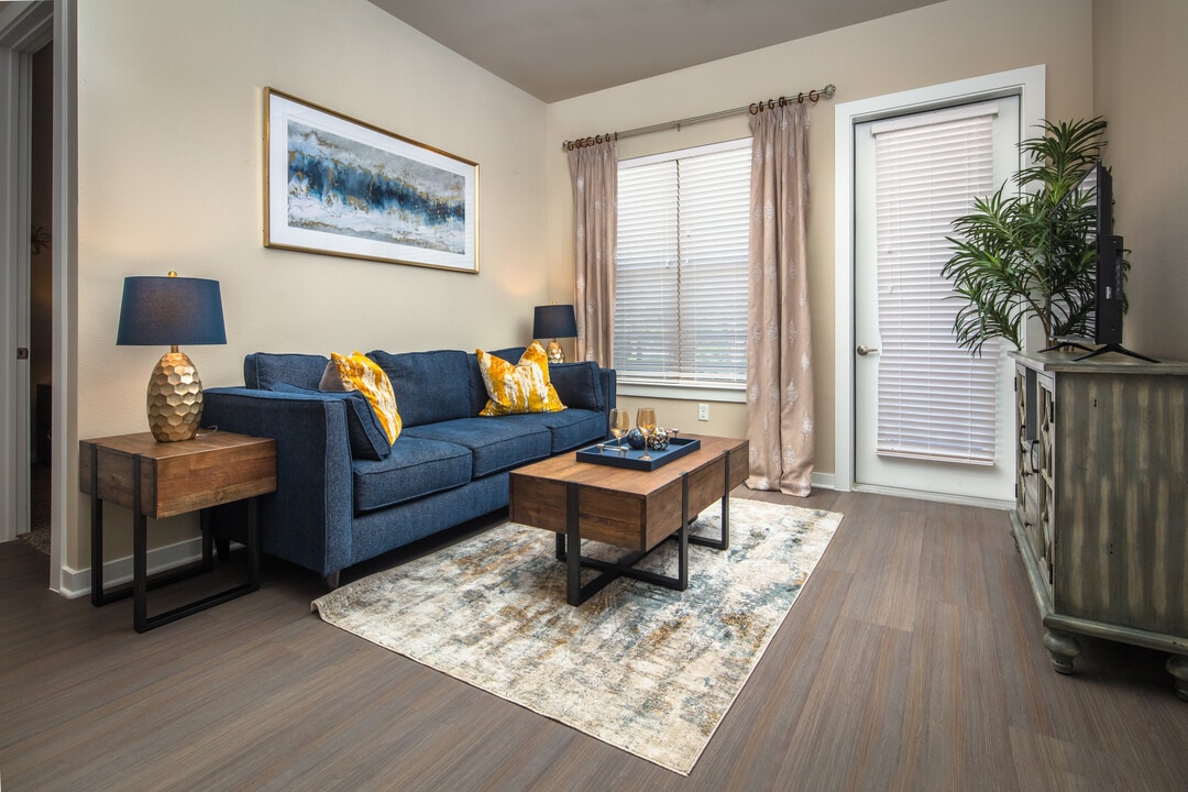 Arella on Jones Photo