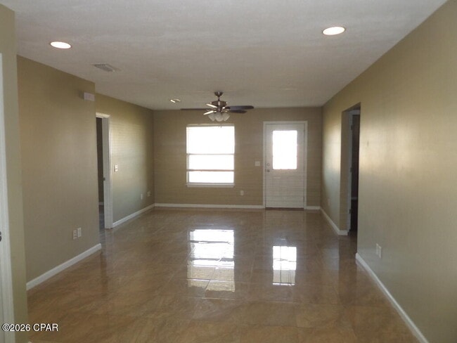 6321 Winona St in Panama City, FL - Building Photo - Building Photo