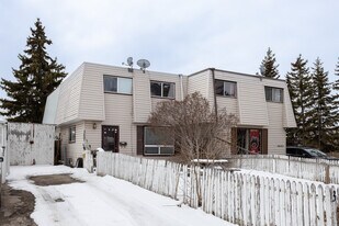 3628 27A Av SE in Calgary, AB - Building Photo