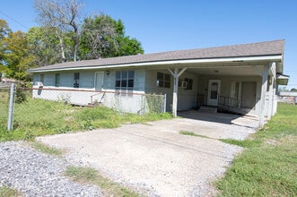 407 Nugier Ave in Abbeville, LA - Building Photo - Building Photo