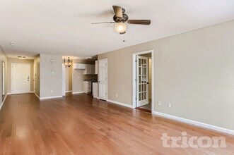 240 S Irving St in Denver, CO - Foto de edificio - Building Photo