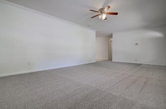 8803 Brookfield Dr in Austin, TX - Building Photo - Building Photo