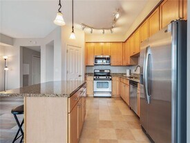 500 E Grant St in Minneapolis, MN - Building Photo