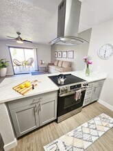 Ashland Garden Apartments in San Lorenzo, CA - Foto de edificio - Building Photo