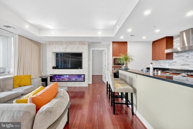 6820 Wisconsin Ave in Chevy Chase, MD - Building Photo - Building Photo