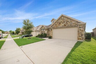 2104 Lake Pine Dr in Little Elm, TX - Building Photo - Building Photo