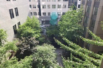 5 E 22nd St in New York, NY - Foto de edificio - Building Photo