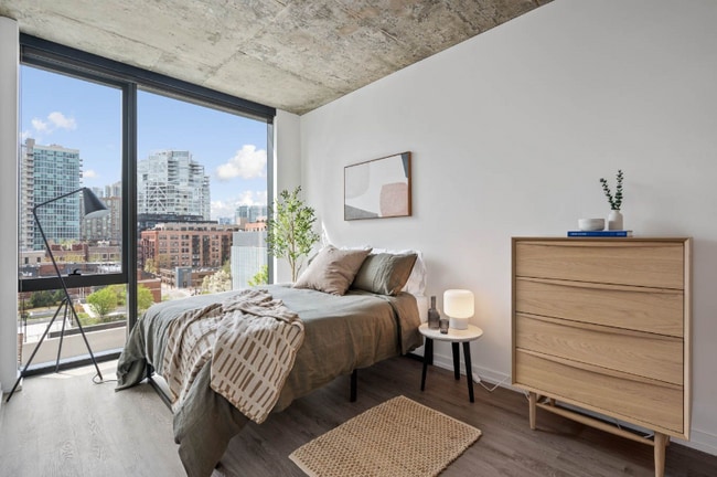 806 N Cambridge Ave in Chicago, IL - Building Photo - Building Photo