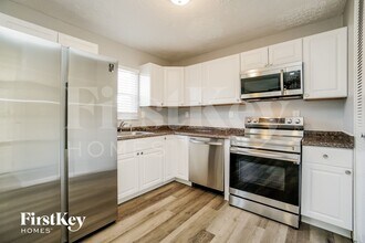 614 Palace Ln in Columbus, OH - Foto de edificio - Building Photo