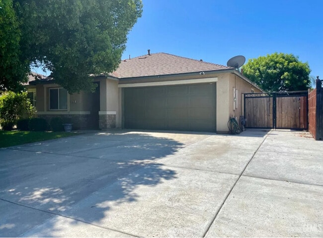 5429 White Wheat Ave in Bakersfield, CA - Building Photo - Building Photo