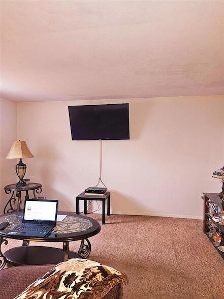 123 Gracie Dr in North Babylon, NY - Building Photo - Building Photo
