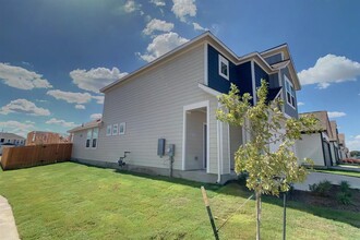12125 Cimaizon Dr in Austin, TX - Building Photo - Building Photo