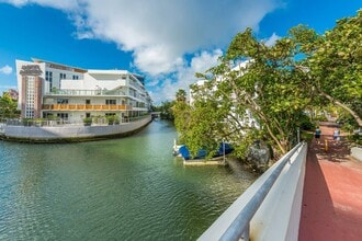 255 W 24th St, Unit 334 in Miami Beach, FL - Building Photo - Building Photo