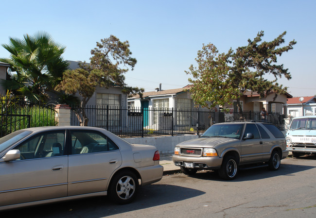 4042-4048 N 47th St in San Diego, CA - Foto de edificio - Building Photo