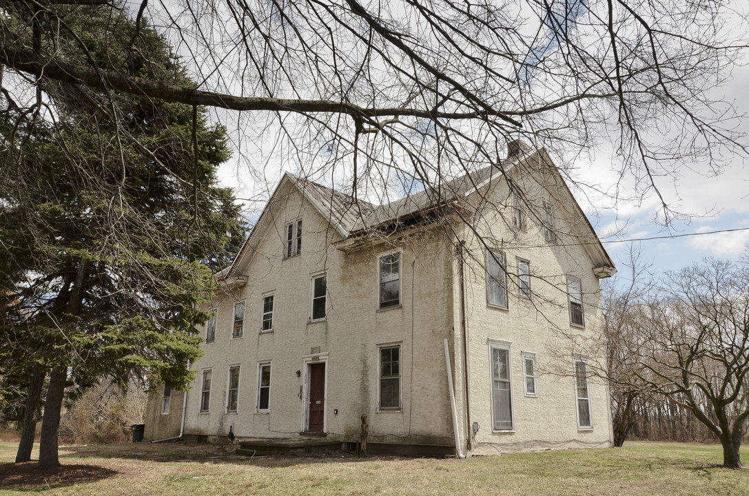 3704 Elmhurst Ave in Bristol, PA - Building Photo