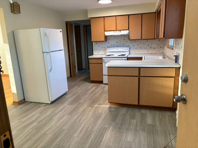 7350 W Belmont Ave in Chicago, IL - Foto de edificio