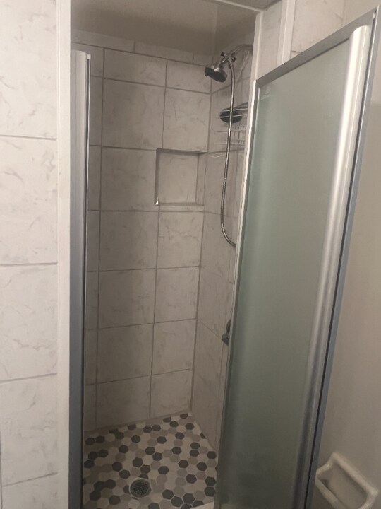 2550 Reese Lake Cir in Memphis, TN - Building Photo