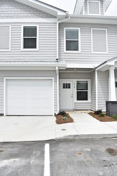 116 Date Palm Ln in Freeport, FL - Foto de edificio