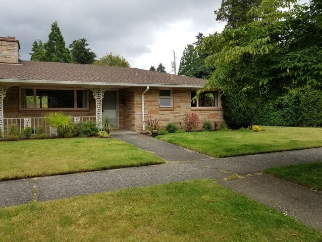 property at 606 Percival St SW