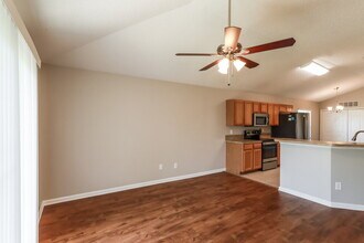 2600 Creek Ridge Dr in Green Cove Springs, FL - Foto de edificio - Building Photo