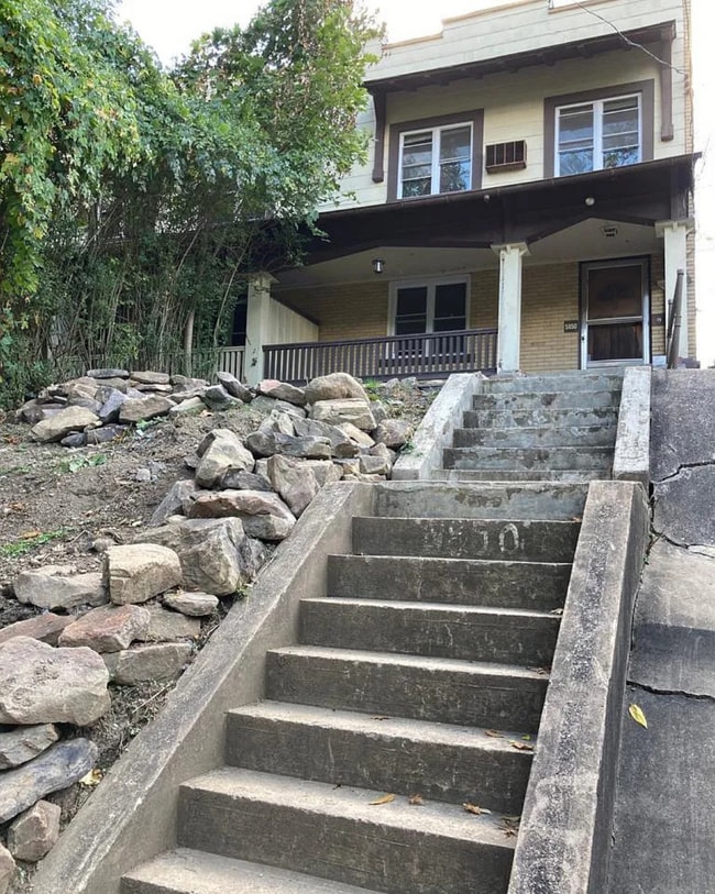 5850 Douglas St in Pittsburgh, PA - Building Photo - Building Photo