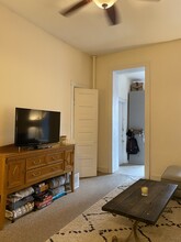 3731 N Sheffield Ave in Chicago, IL - Building Photo - Interior Photo