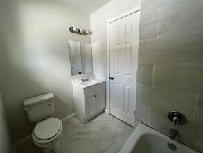 3805 Wipprecht St-Unit -4 in Houston, TX - Building Photo - Building Photo