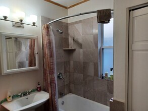 2710 W Giddings St in Chicago, IL - Building Photo - Building Photo