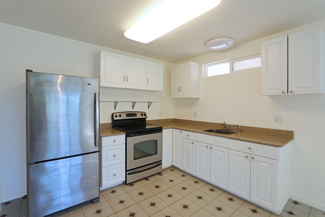 21 Kawananakoa Pl in Honolulu, HI - Building Photo
