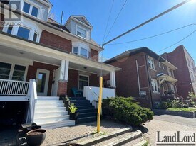 2469 Queen St E in Toronto, ON - Building Photo