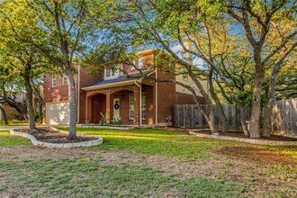 1009 Rutherford Dr in Leander, TX - Foto de edificio - Building Photo