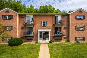 2811 Parkman Rd NW in Warren, OH - Building Photo - Building Photo