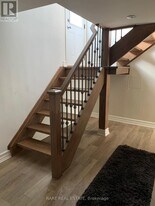 391 Alper St in Richmond Hill, ON - Building Photo