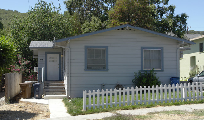 522-526 Talbart St in Martinez, CA - Building Photo - Building Photo