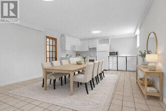 19 Warwick Ave in Toronto, ON - Building Photo - Building Photo