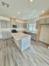 8950 Osterville Wy in Elk Grove, CA - Building Photo - Building Photo