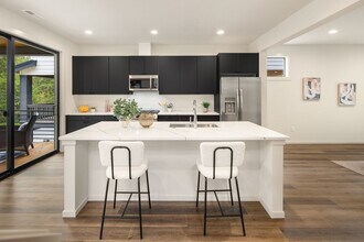 406 W 6th St in Cle Elum, WA - Building Photo - Building Photo