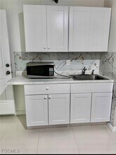 2211-2211 Park Rd in Lehigh Acres, FL - Building Photo - Building Photo