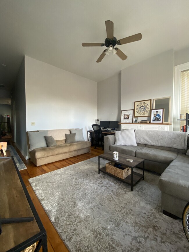 8 Centre St, Unit 1 in Boston, MA - Building Photo - Building Photo