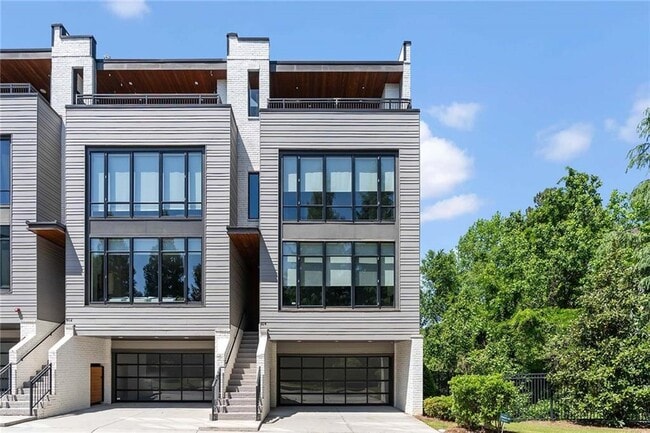 property at 914 Lenox Blvd