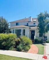 12520 Stanwood Pl in Los Angeles, CA - Building Photo