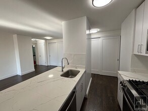 East 82nd Street in New York, NY - Building Photo - Building Photo