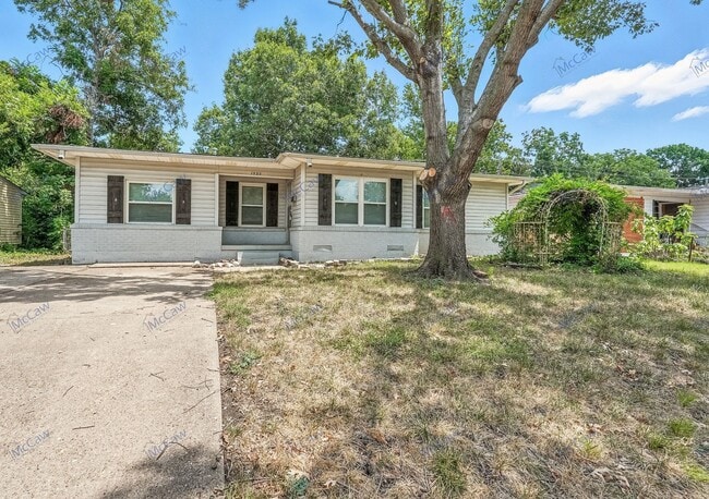 property at 1520 Hilltop Dr