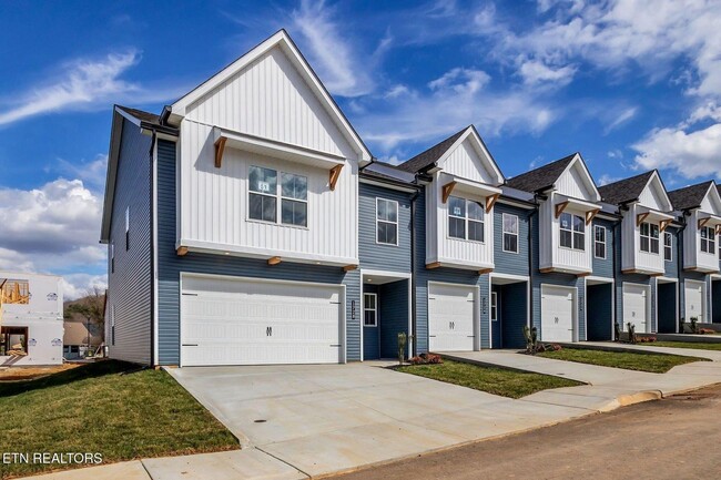 property at 1728 Lateglow Wy