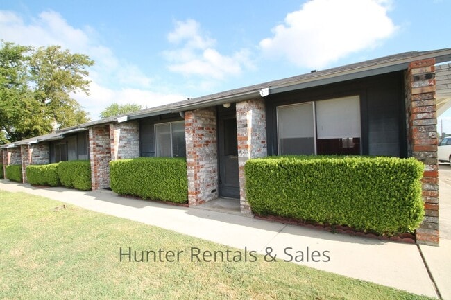 property at 1129 Wales Dr
